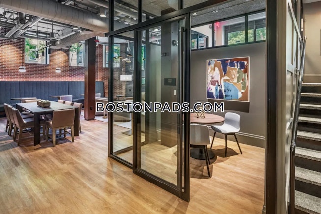 Boston - $3,028+ /mo