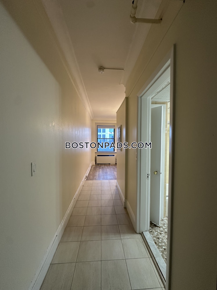 Boylston St., Boston