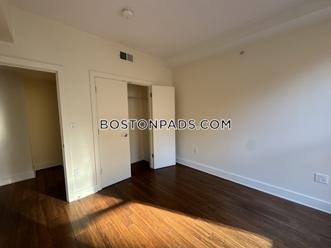 Winter St. Boston photo 34