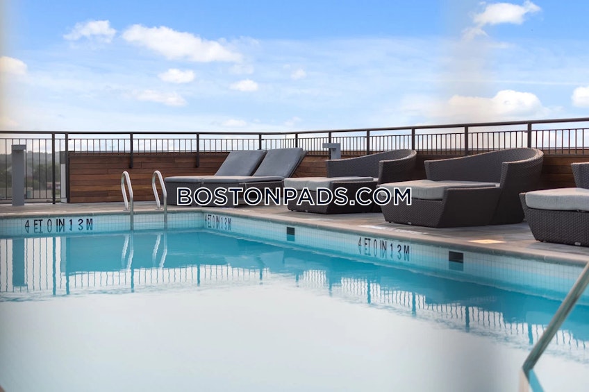 Lynn - $3,070+ /month