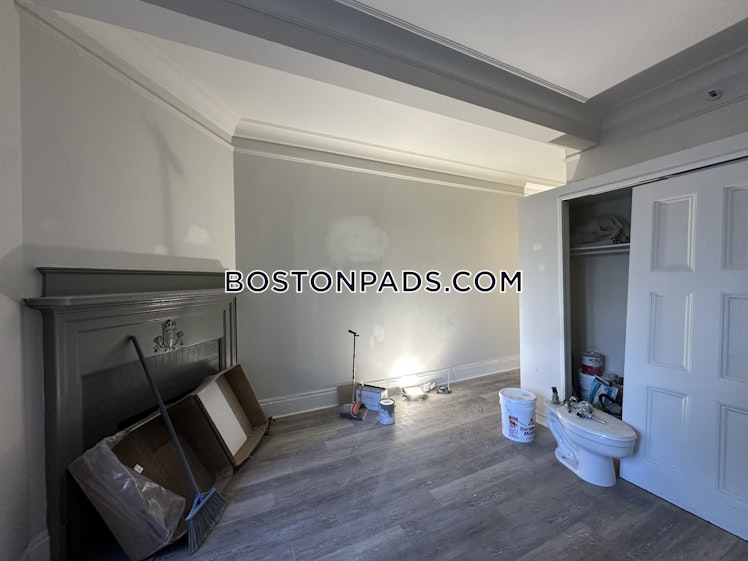 Boylston St., Boston