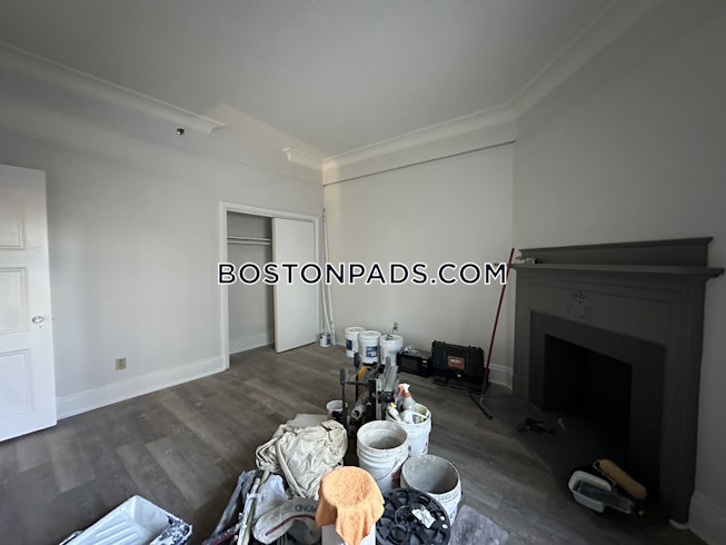 Boston - $3,300+ /mo