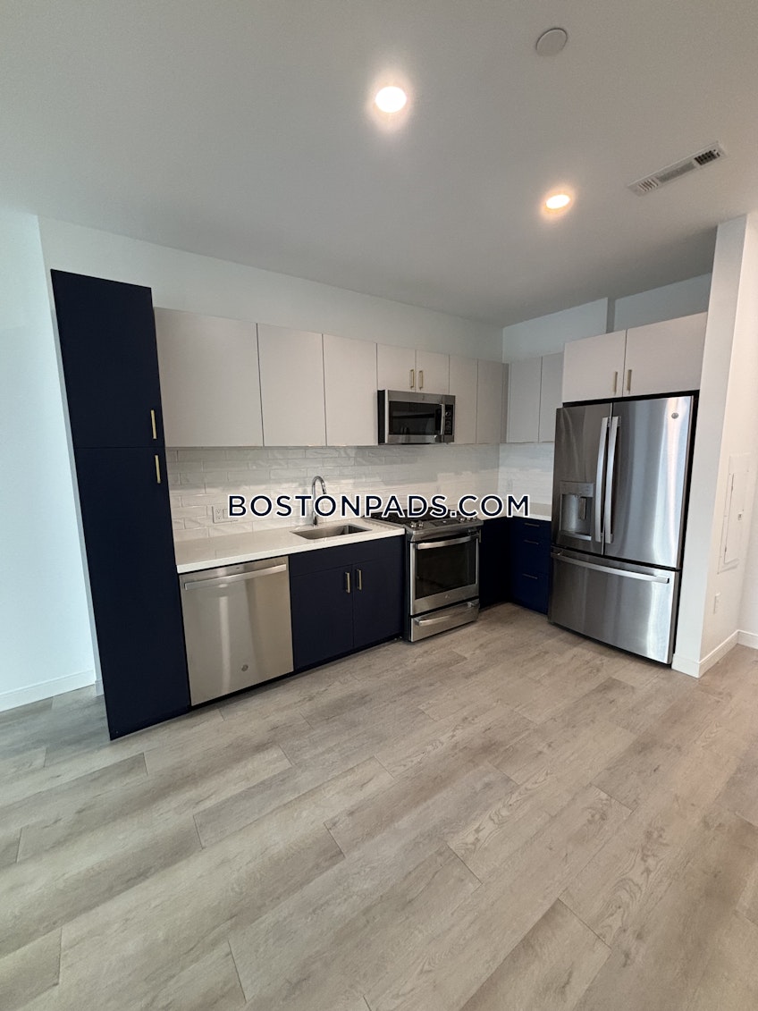 Everett - $2,700+ /month