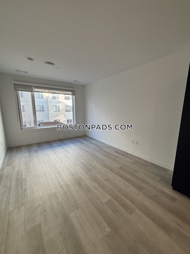 Everett - $2,700+ /mo