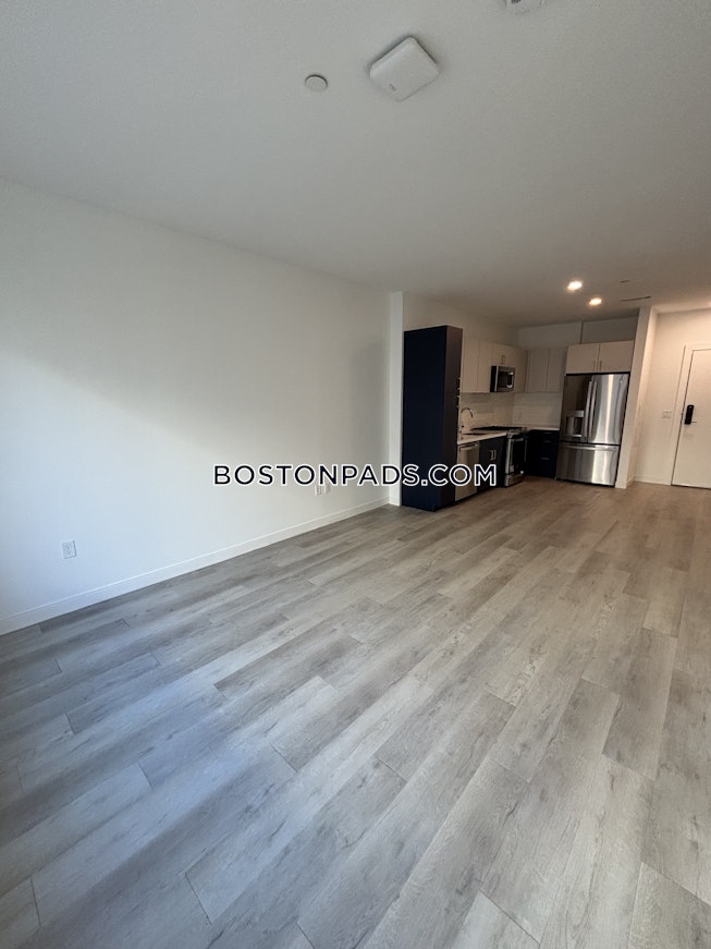 Everett - $2,700+ /mo