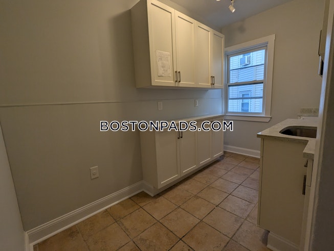 Somerville - $2,900+ /mo