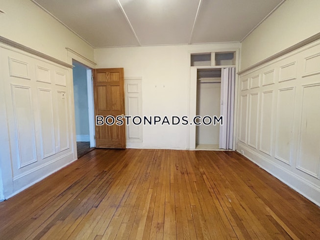 Boston - $4,200+ /mo