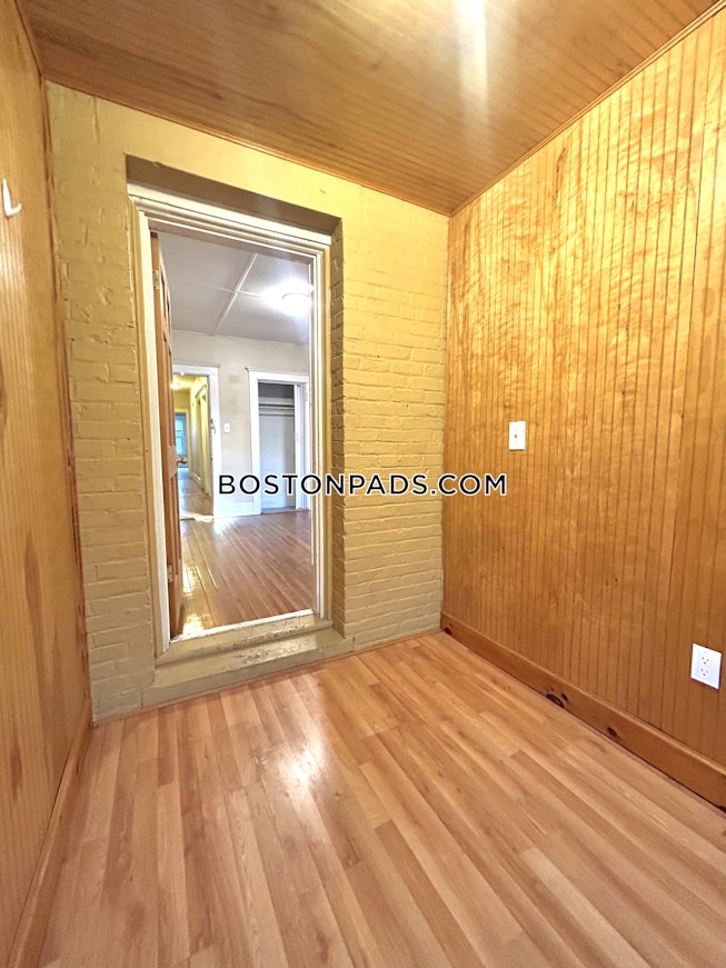 Boston - $4,200+ /mo