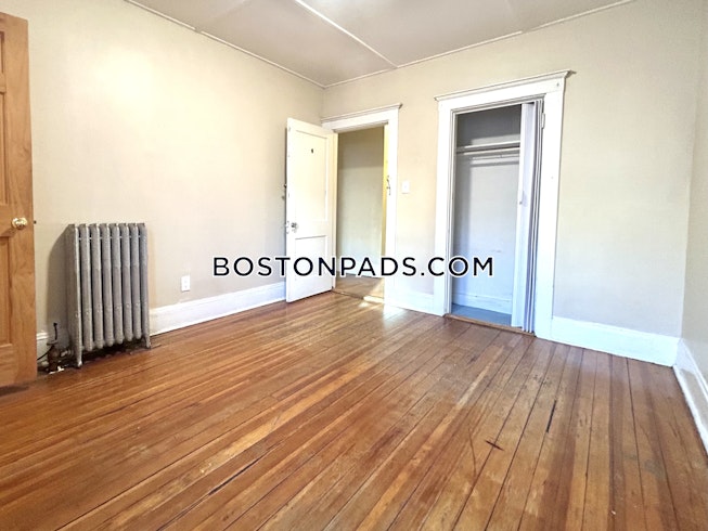 Boston - $4,200+ /mo