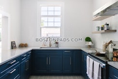 West St./>, Mansfield