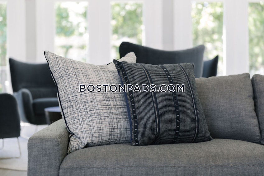 Mansfield - $3,250+ /month