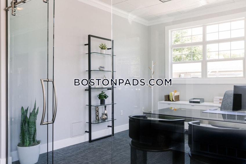 Mansfield - $3,250+ /month