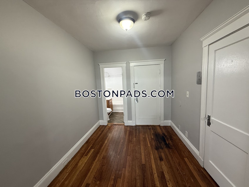 Lynn - $1,850+ /month