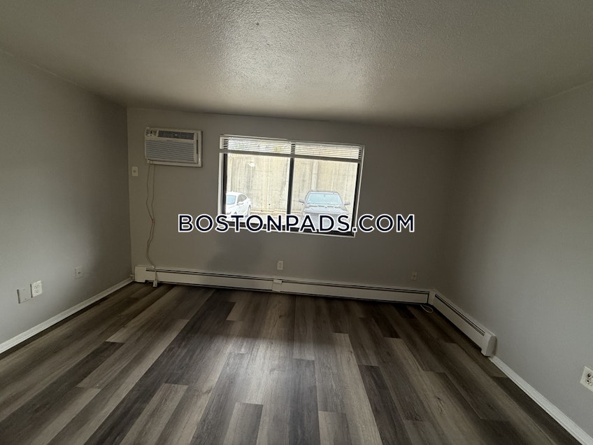 Lynn - $1,950+ /month