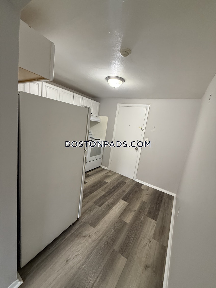 Lynn - $1,950+ /month