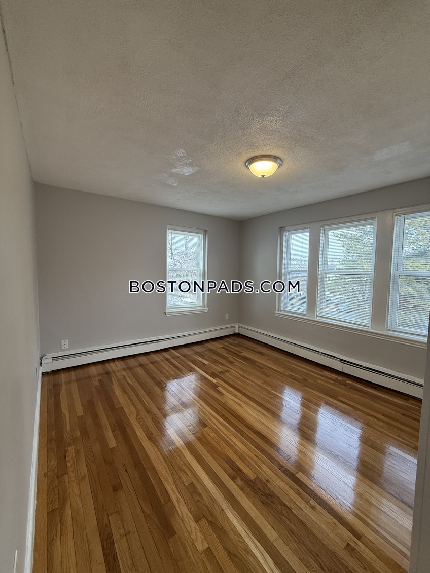 Lynn - $1,900+ /month