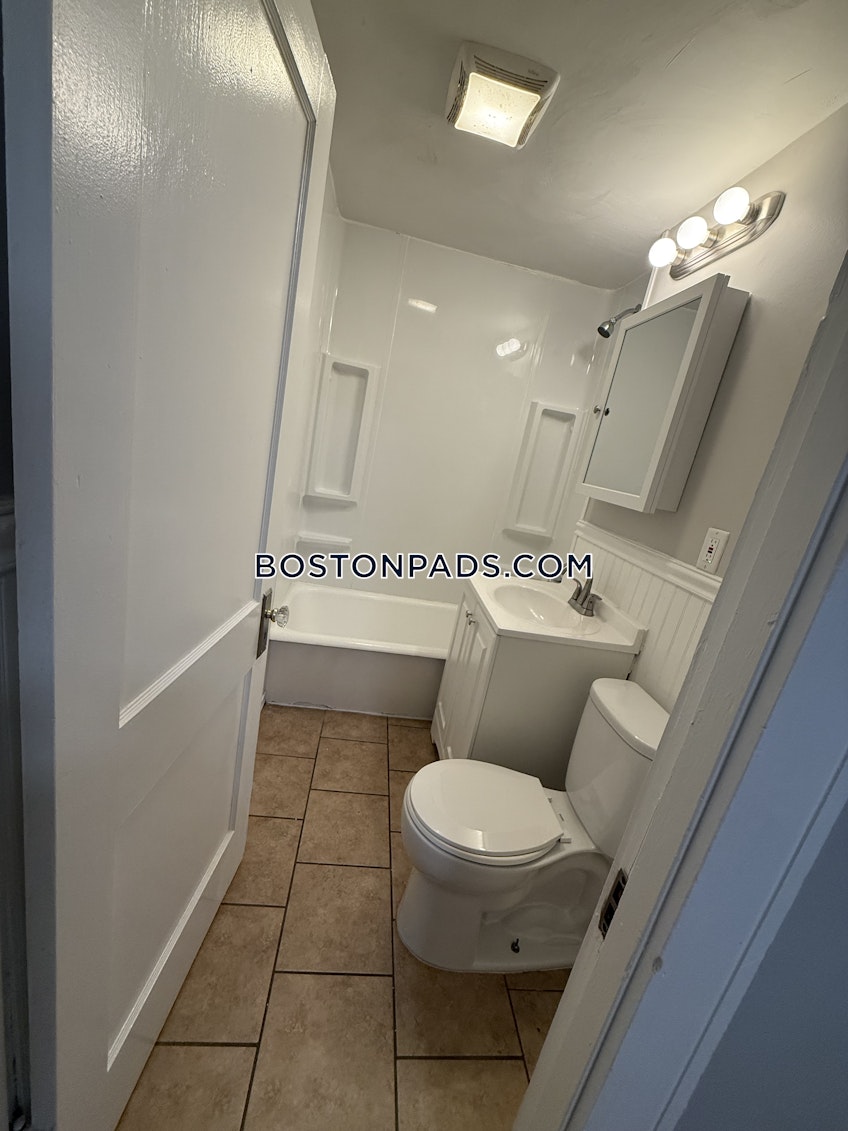 Lynn - $1,900+ /month