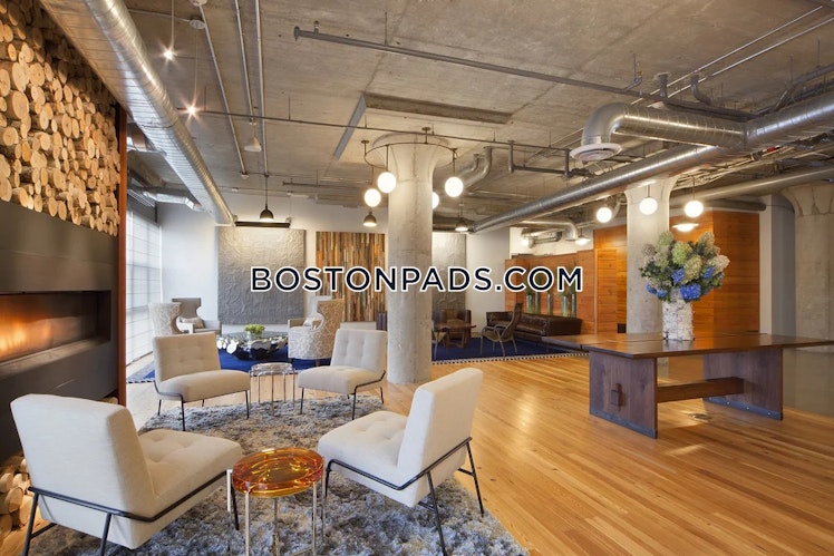 Charlton St., Everett