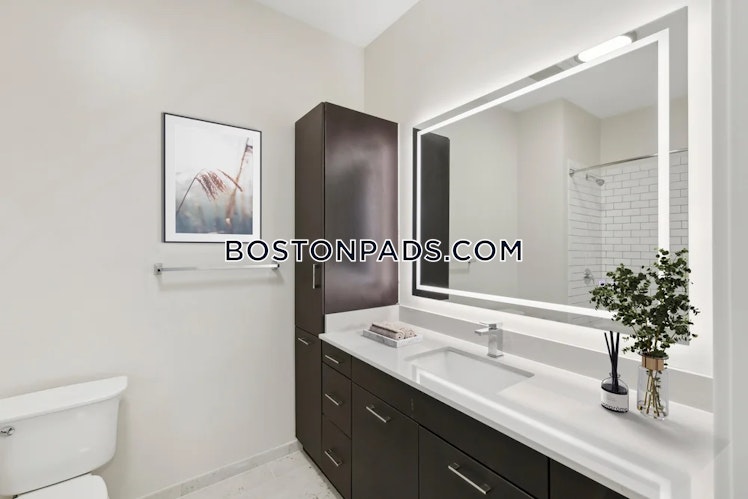 Charlton St., Everett