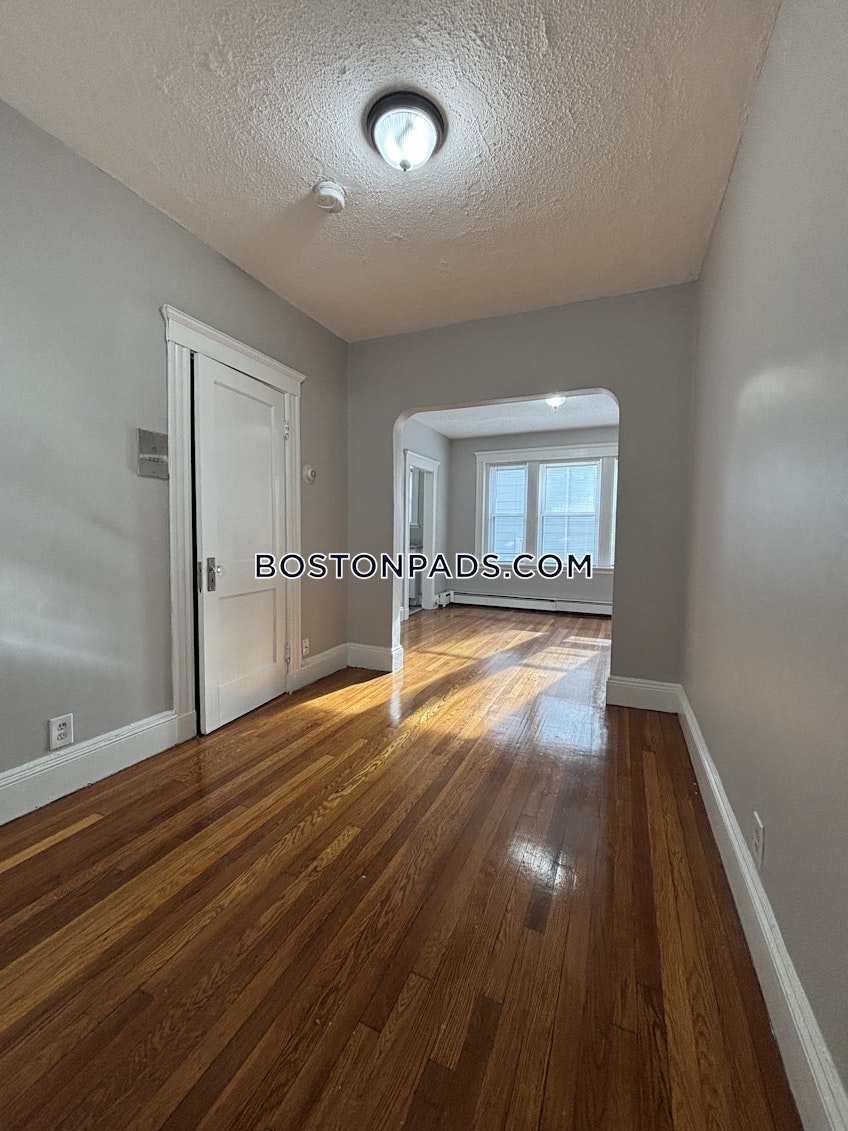 Lynn - $1,850+ /month