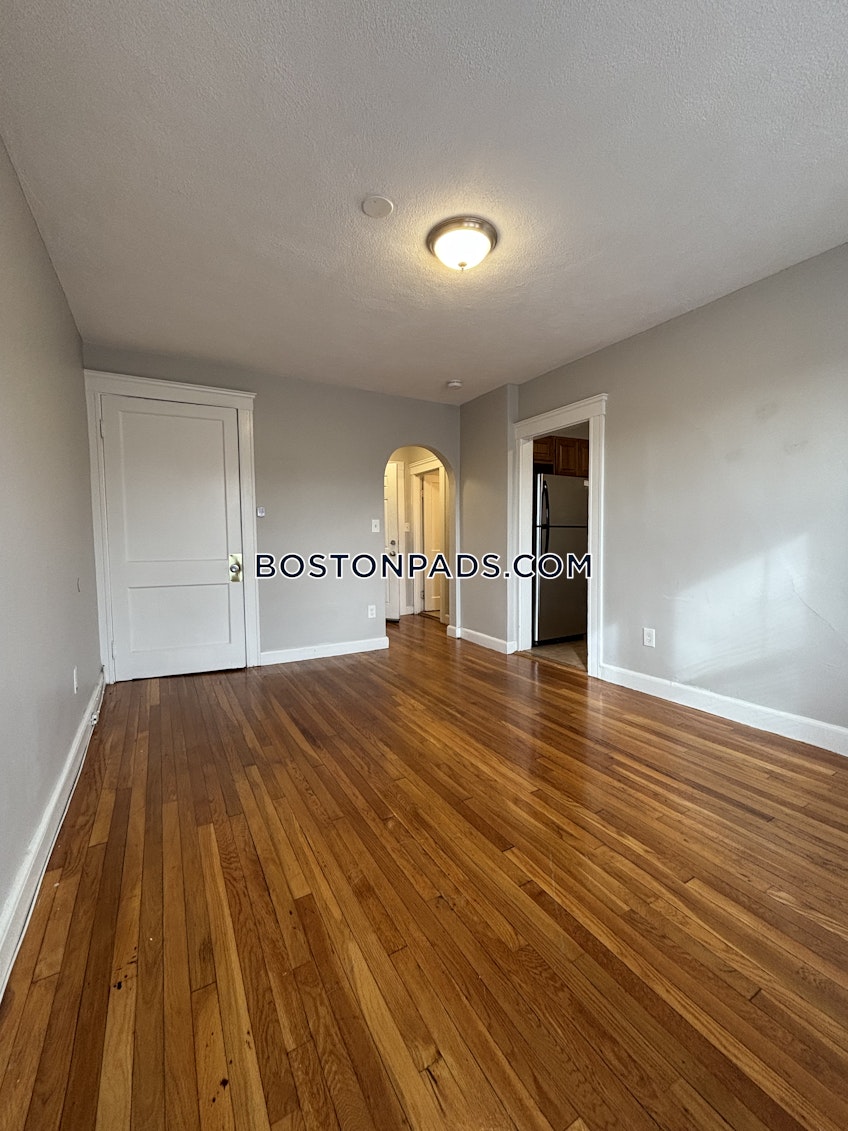 Lynn - $1,650+ /month