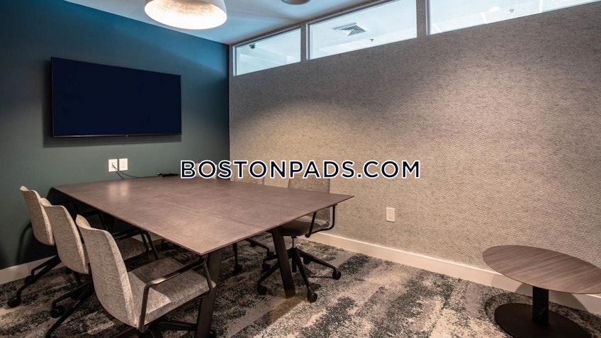 Burlington - $3,025+ /month