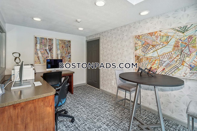 Stoughton - $4,595+ /mo