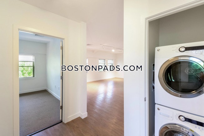 Easton - $2,405+ /mo