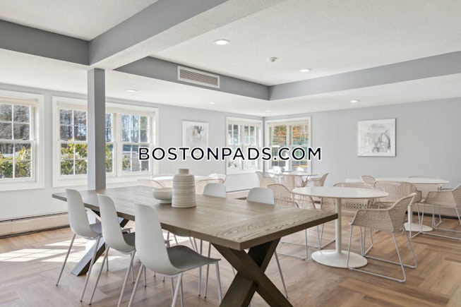 Marshfield - $3,075+ /mo