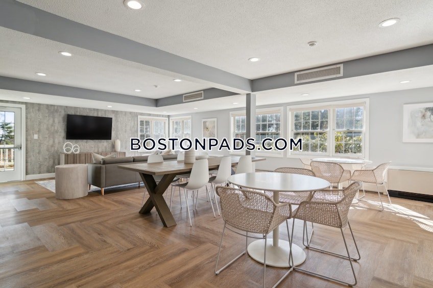 Marshfield - $3,075+ /month