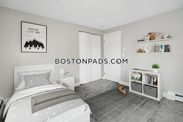 Plain St., Marshfield