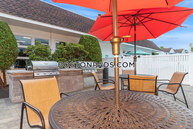 Plain St., Marshfield