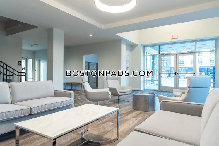 N Main St., Mansfield