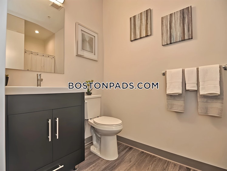 N Main St., Mansfield