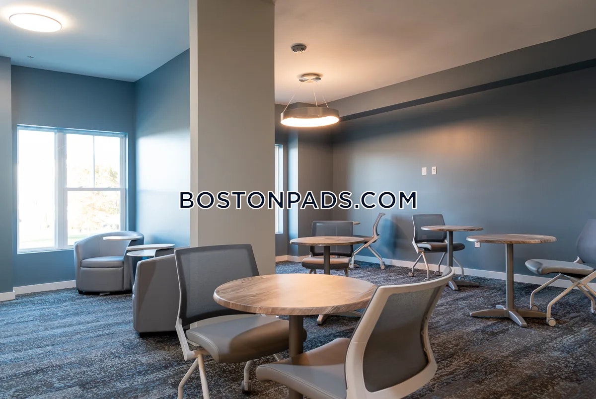 N Main St. Mansfield