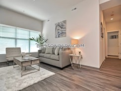 N Main St./>, Mansfield