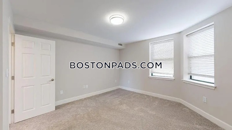 Harcourt St., Boston