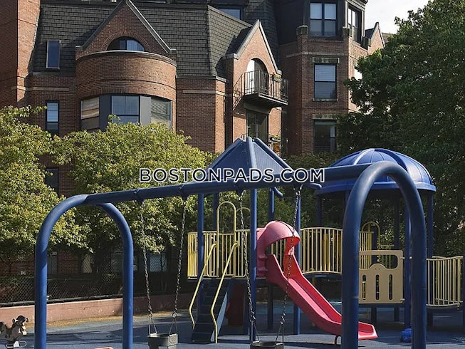 Boston - $5,270+ /mo