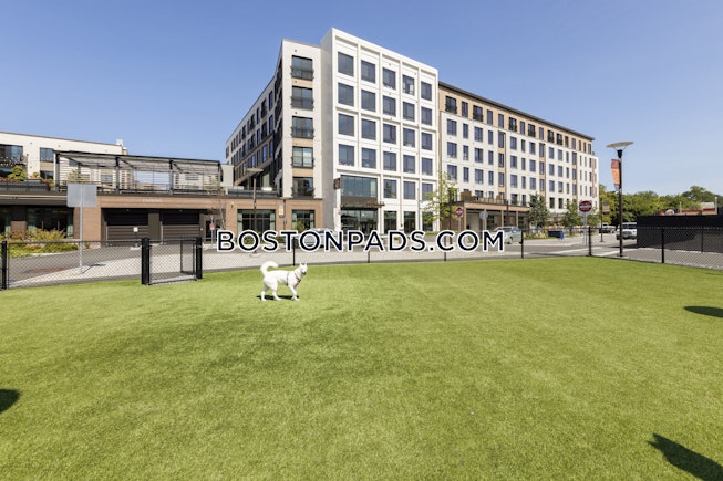 Boston - $3,260+ /mo