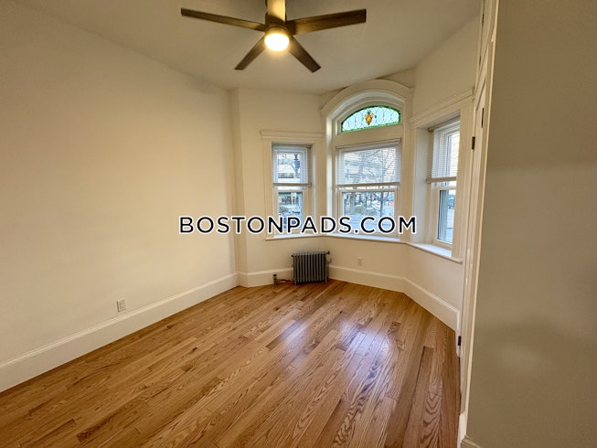 Boston - $6,700+ /mo