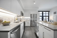 Traveler St./>, Boston