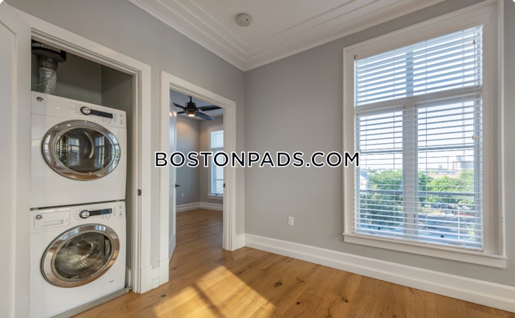 Tremont St., Roxbury Crossing