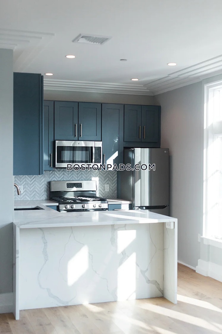 Tremont St., Roxbury Crossing