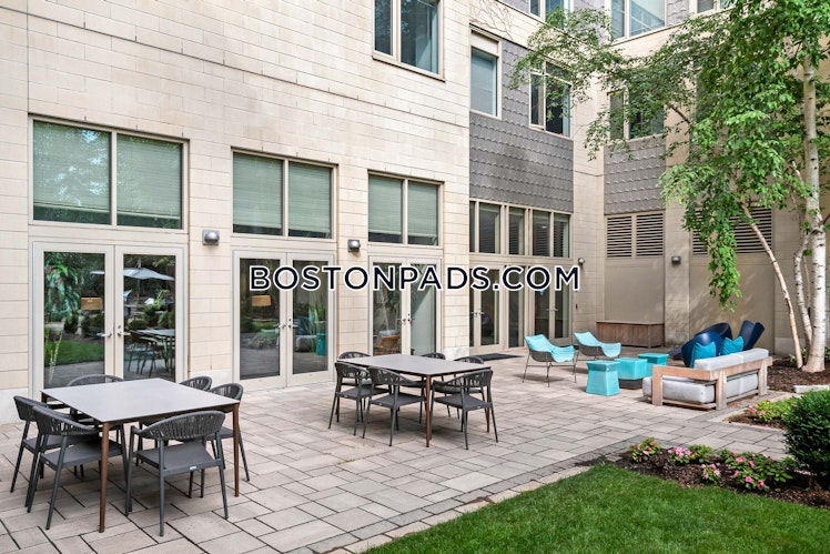 Sidney St., Cambridge