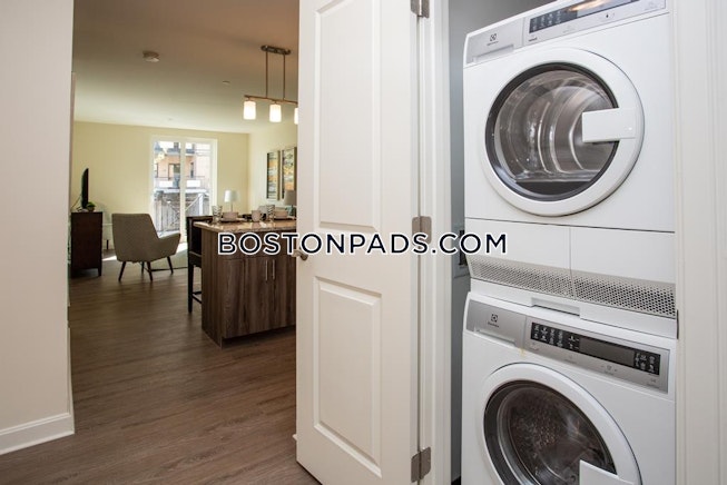 Melrose - $2,400+ /mo