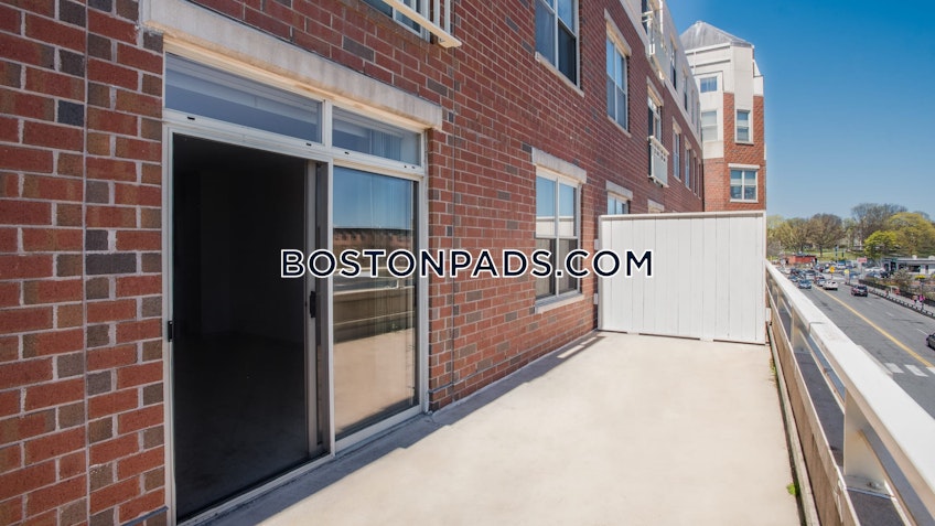 Waltham - $2,585+ /month