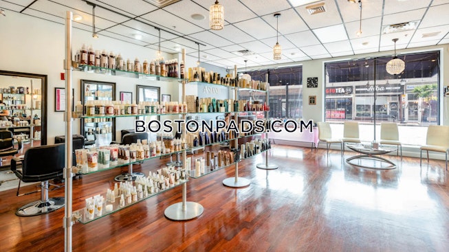 Waltham - $2,975+ /mo