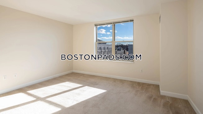 Waltham - $4,060+ /mo