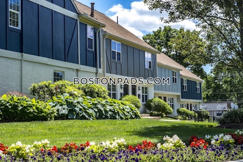 Broughton Dr. Beverly photo 17