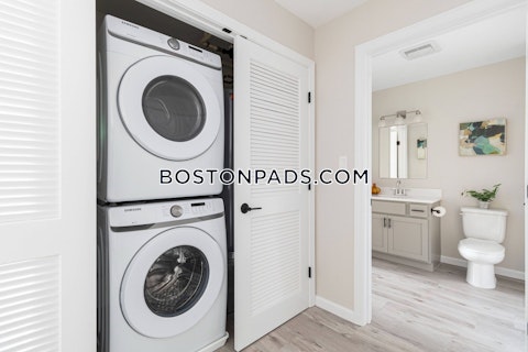 Blossom St. Lynn photo 10